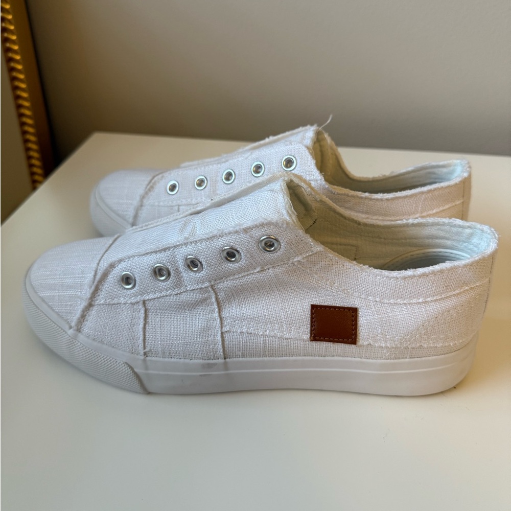 XRH women’s low top canvas sneakers